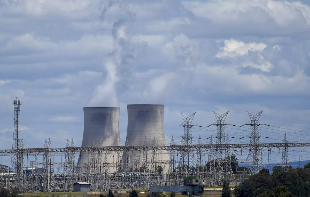 Australia makes biggest carbon polluters curb emissions, ET EnergyWorld