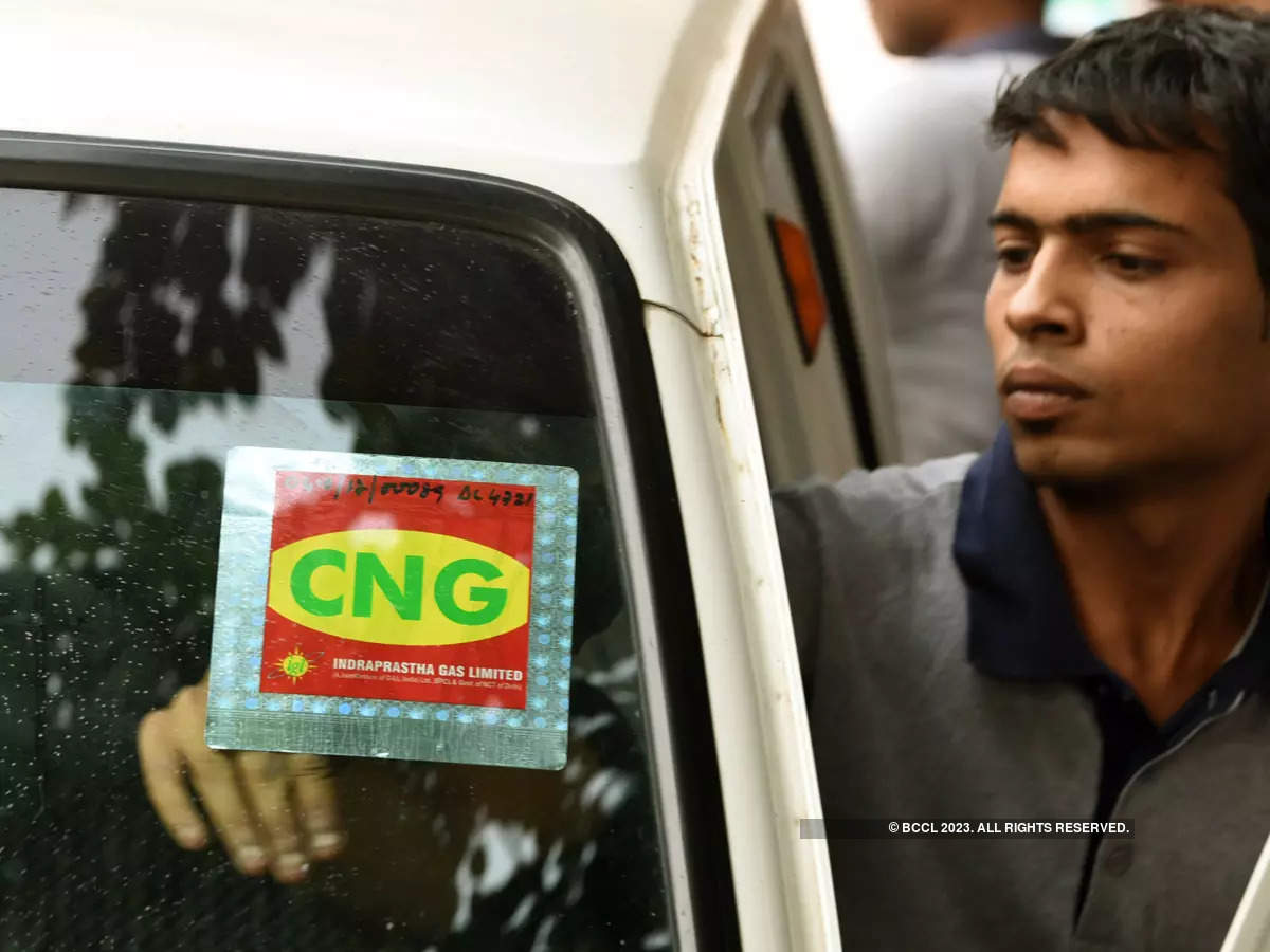 CNG, piped cooking gas price cut by up to Rs 6 in Delhi, first reduction in 2 yrs, ET EnergyWorld