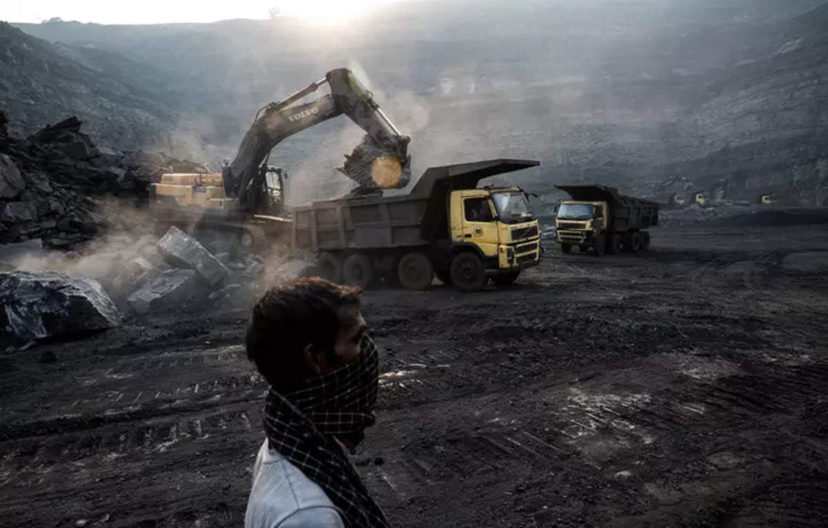 Coal India to phase out import of mining equipment costing Rs 4,500 crore, ET EnergyWorld
