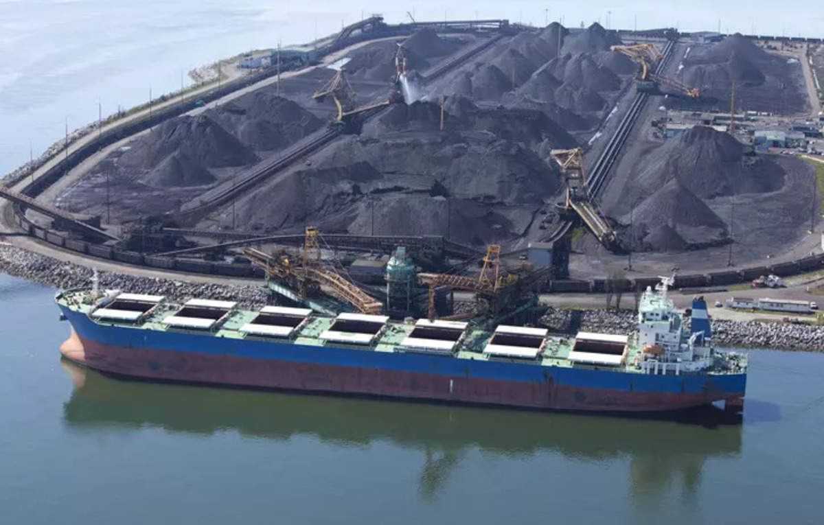 India’s coal import volumes fall 17% yearly amid surging prices, ET EnergyWorld