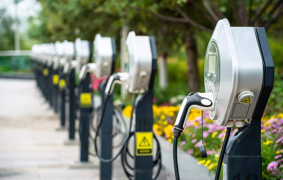 Servotech bags INR 120-cr order for 1800 DC fast EV chargers from BPCL, ET EnergyWorld