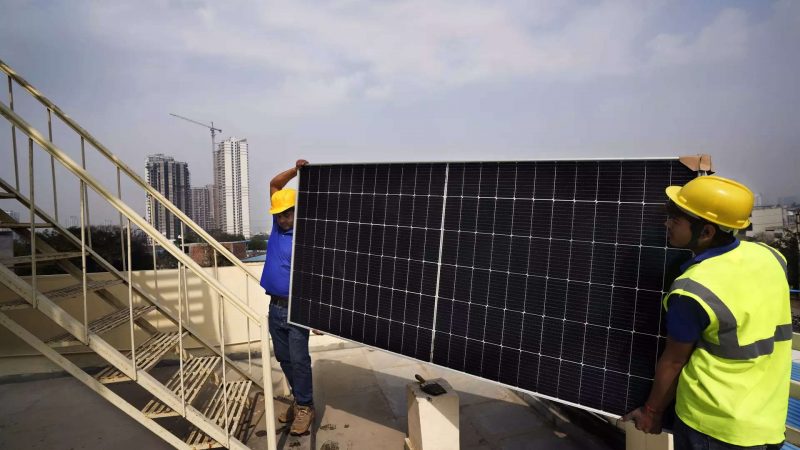 India’s solar capacity additions dropped 44 per cent YoY in 2023: Report, ET EnergyWorld