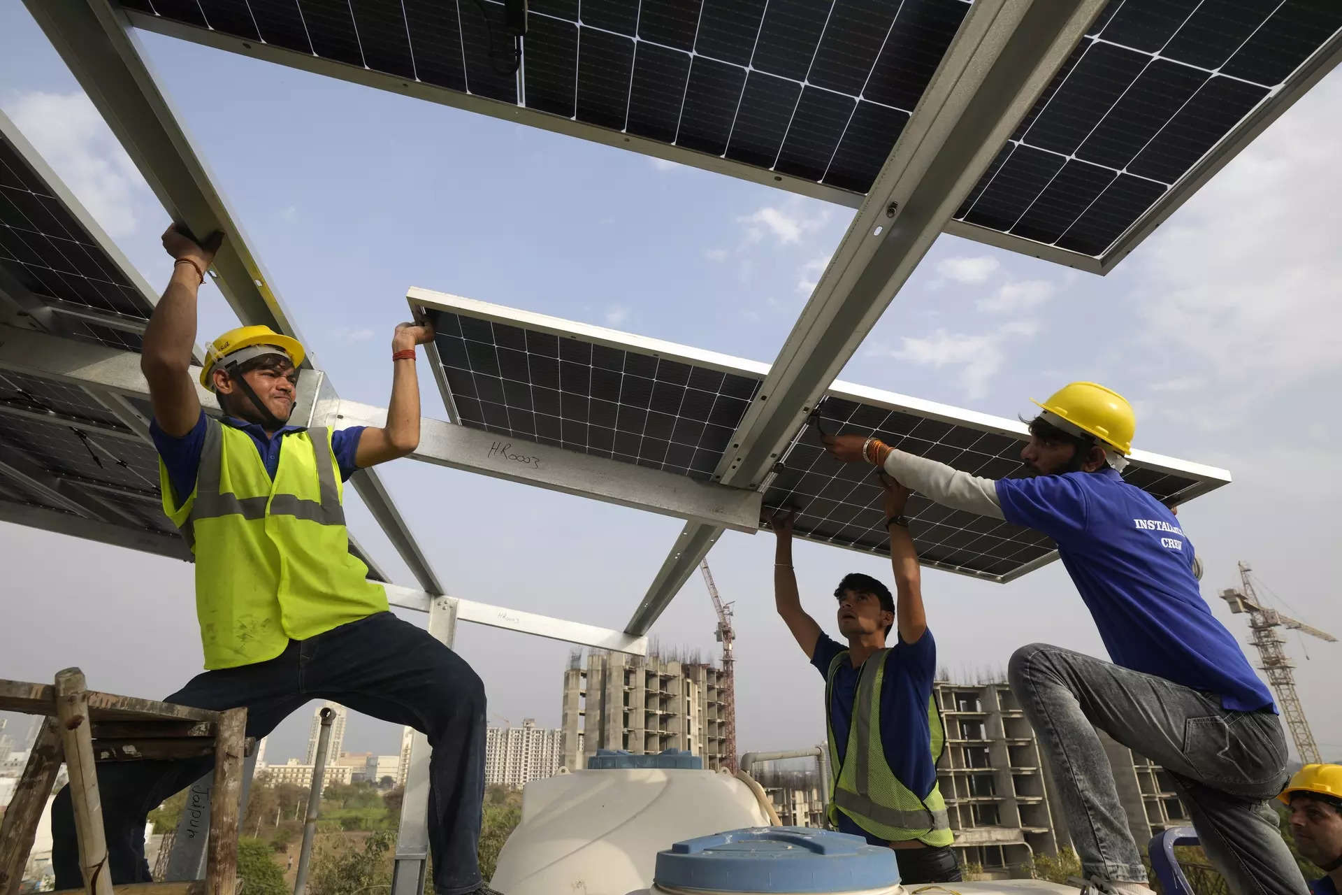 Rooftop solar scheme to benefit 10 million households, Cabinet sanctions ₹75,021 crore, ET EnergyWorld