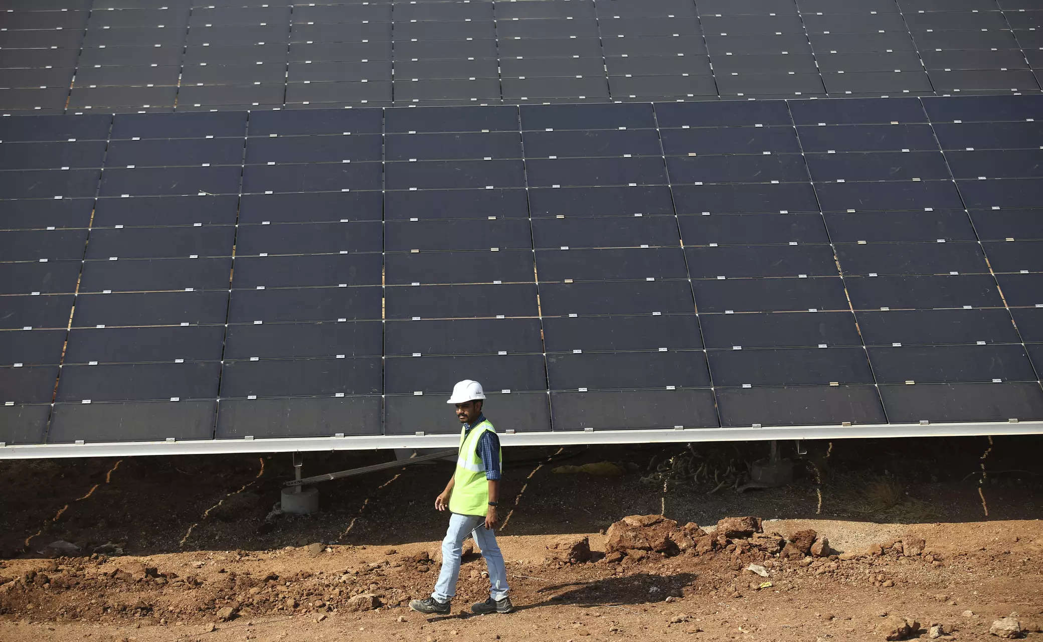 SJVN arm gets letter of intent for 500 MW solar project in Gujarat, ET EnergyWorld