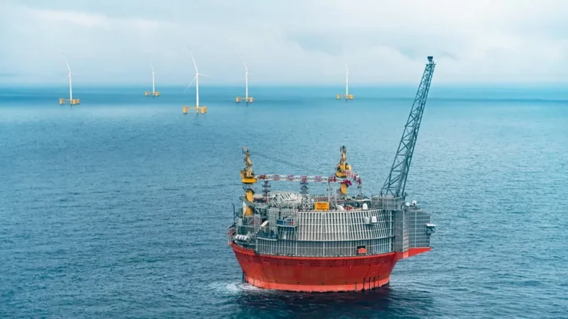 Norwegian oil platform’s floating wind plan wins $300 million backing