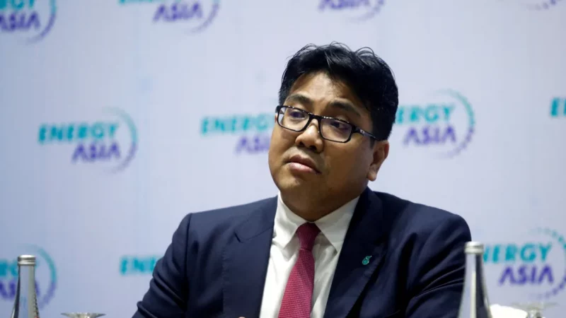 Petronas signs contracts for two promising gas clusters