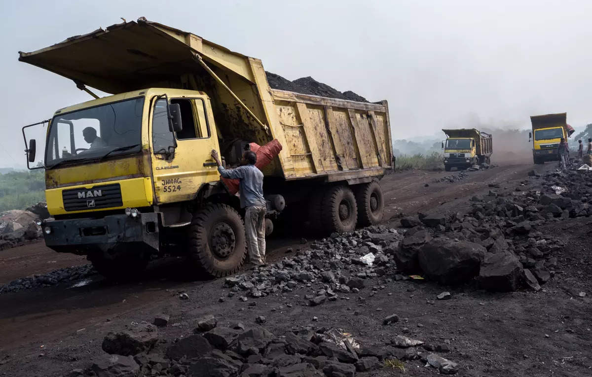 India’s coal sector employs over 369,000, production nears 1 billion tonne mark, ET EnergyWorld