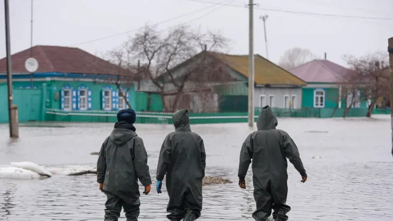 Kazakh operator gives emergency funds to flood victims