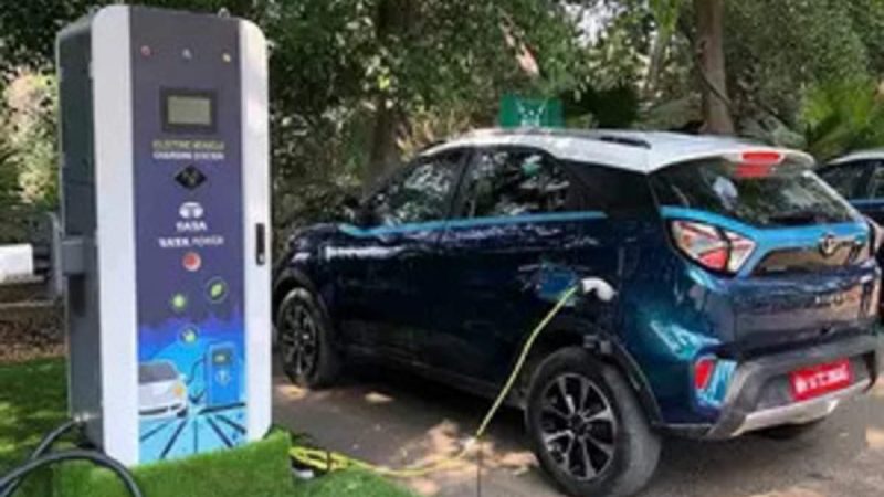 Tata Power hits 100 million green kilometers with EV charging network, ET EnergyWorld