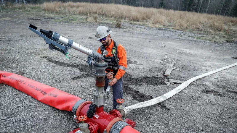 Alberta wildfires could threaten 2 million bpd oil production